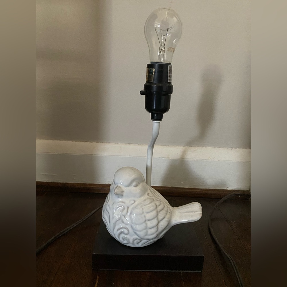 Ceramic Bird Table Lamp in White
